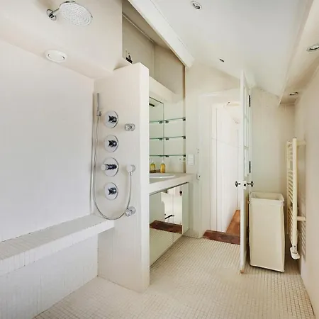 Guestready - Charming Near Sainte-chapelle Apartment Paris